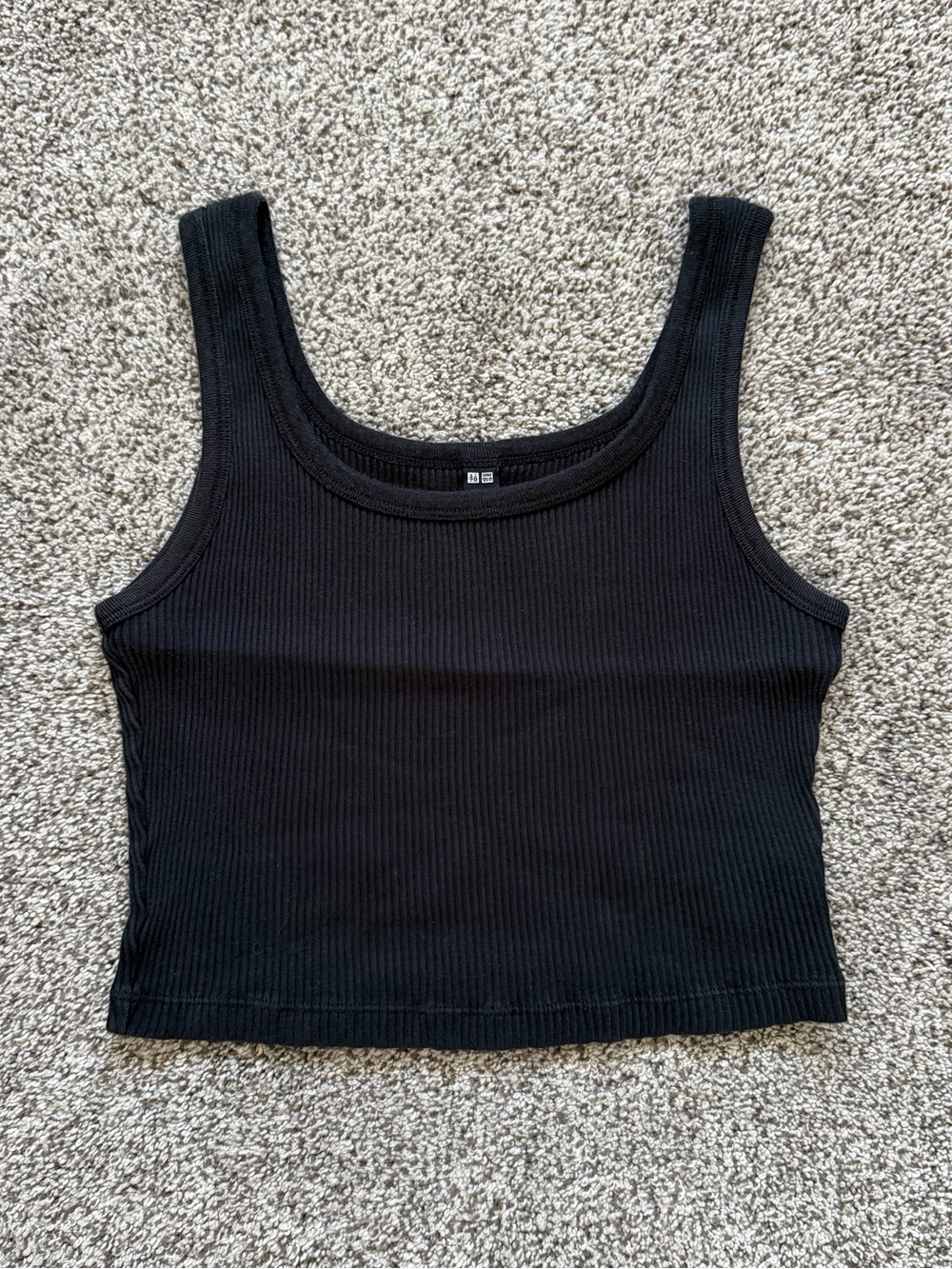 Uniqlo Black Ribbed Cropped Tank Top